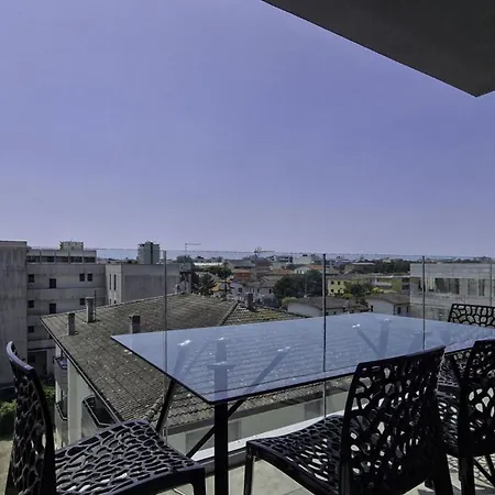 Renovated Flat With Terrace In アパート ビビオーネ